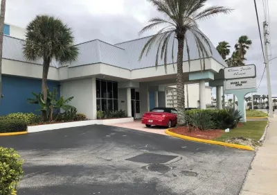 Your Coastal Retreat in Daytona – Welcome to Our Beach Escape Daytona Beach Marina附近的飯店