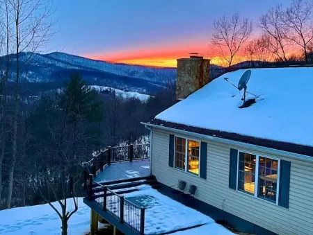 Stanley Hollow - 60 Acres, Starlink Satellite WiFi, 2 miles of private hiking