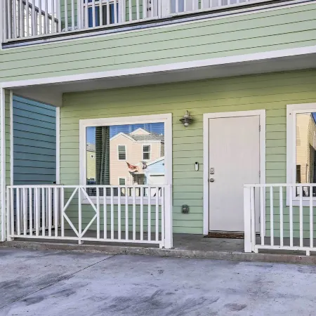 Pet-Friendly Port Isabel Home 5 Mi to Beach!