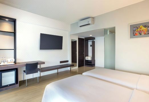 HARRIS SUNSET ROAD BALI Over view