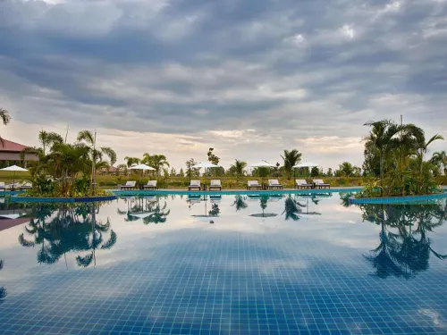 The Lake Garden Hotel Nay Pyi Taw - MGallery Collection - Pools