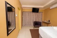 WoodMead Guest House & Events - parking