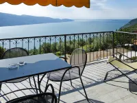 Apartment in Tignale with Lake Garda Views Hotels in Tignale