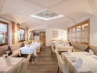 Hotel Lago Della Creta Hotels in Mareo