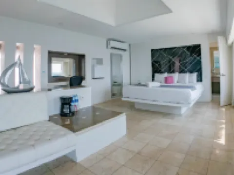 Best Western Plus Luna del Mar โรงแรมในมานซานีโย