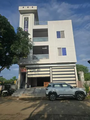 Hotel Aarav Palace Hotels in Sehore