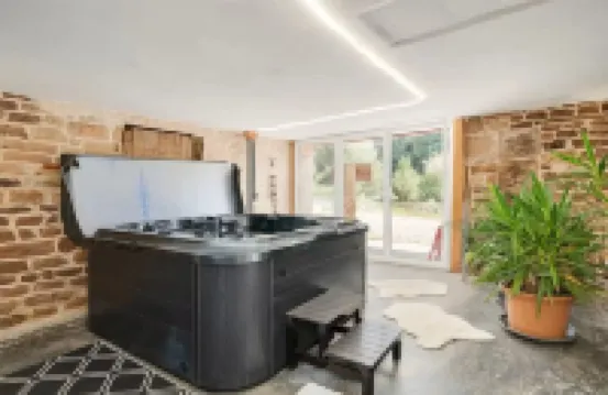 Private Swimming Pool, Jacuzzi and Sauna Clair de Lune