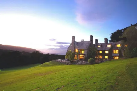 Luxury Bed and Breakfast at Bossington Hall in Exmoor, Somerset Отели в г. Майнхед Витхаут
