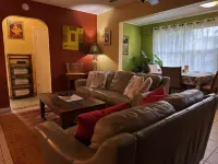 Cozy 2 Bed, 1 Bath cottage close to Downtown Sarasota and the Beaches