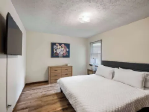 The Family Nook Home for 8 Hotele w: Hamilton