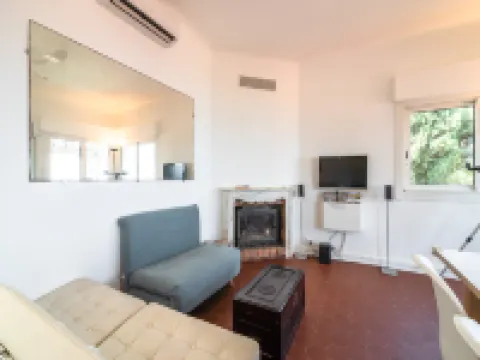 Elegant Seaside Villa in Èze