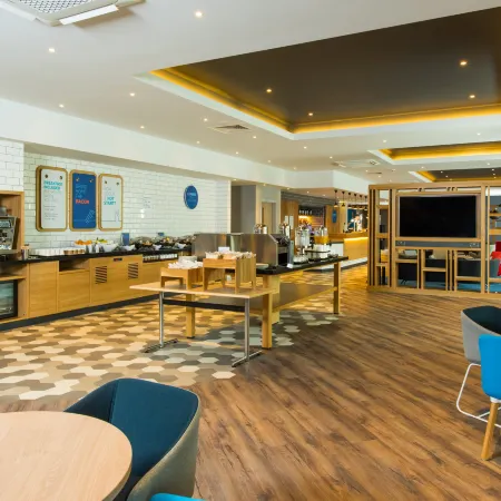 Holiday Inn Express BICESTER by IHG