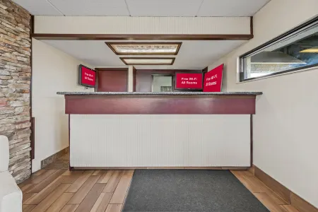 Red Roof Inn Jackson Downtown - Fairgrounds Отели рядом с достопримечательностью «Государственный университет Джексон»