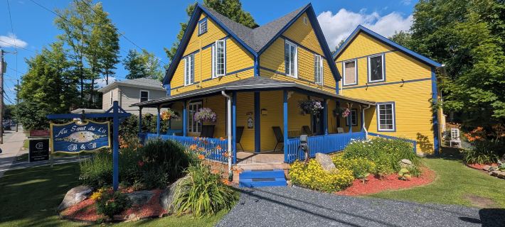 Au Saut du Lit Hotels in Magog