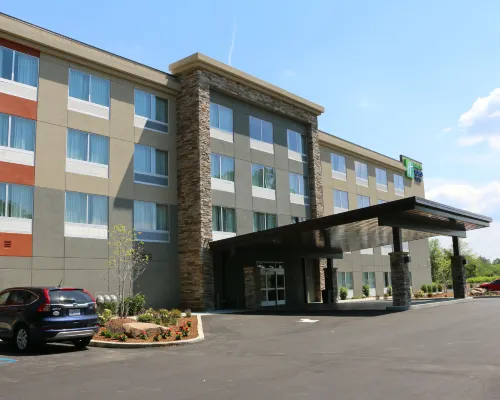 Holiday Inn Express & Suites HENDERSONVILLE SE - FLAT ROCK by IHG Hotels in Henderson County