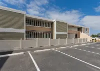 WorldMark Surfside Inn - parking