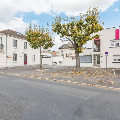 Logis Hotel au Tambour Hotels near REIMS RAILWAY STATION
