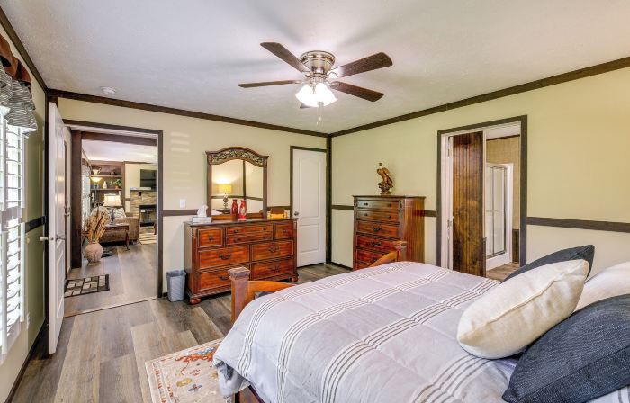 Dog-Friendly Home w/ Mtn Views in Chilhowie!