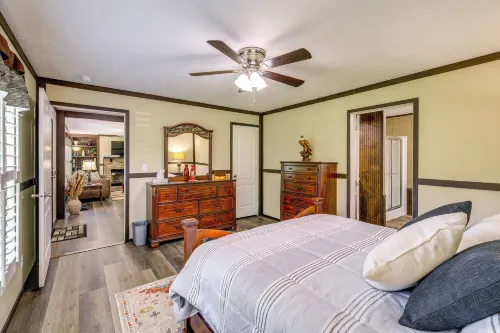 Dog-Friendly Home w/ Mtn Views in Chilhowie!