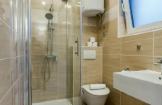 Apartmani Studio Sleeps 2 -Parking -Private Garden