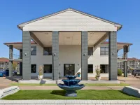 HomeTowne Studios by Red Roof San Antonio E - Frost Bank Center Hotels near Copernicus Park