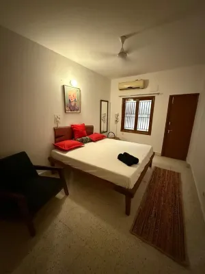 2BHK Cozy stay Indranagar Hotel a 