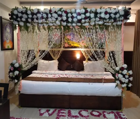 Hotel Holiday Hill Отели рядом с достопримечательностью «Vishnu Ghat»