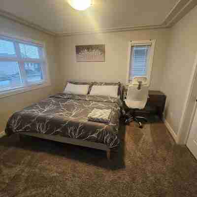 Comfy 3-bedroom house in Harbour Landing, Regina. Rooms
