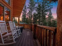 Gorgeous Chalet Cabin w/NEW HOT TUB near National Parks and loaded w'/Amenities! Hotéis em Kane County
