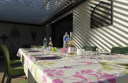 Beautiful villa with swimming pool close to the sea in a quiet location