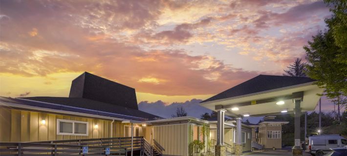 Best Western Pier Point Inn Hotels in Lane County