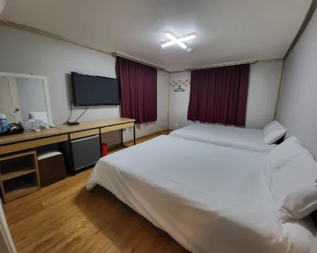 Emerald Ace Hotel