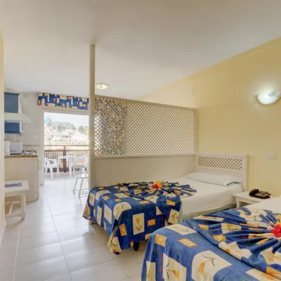 Apartamentos Pez Azul Hotels near Botanical Gardens