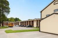 COUNTRY HOST INN Hotels in Franklin