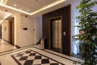 Pravasa Stay, Bapat Square