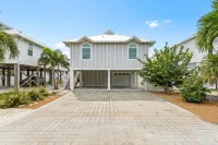 5550棕櫚天堂：三卧室住宅，帶海灣景觀和加熱泳池 - 精品
