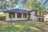 19 Mi to Kansas City: Group Retreat w/ Game Room! - 3-Star