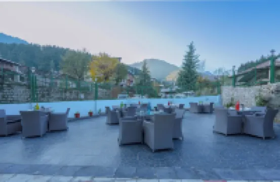 Hotel Skyline Manali Walking to Mall Road Centrally Heated