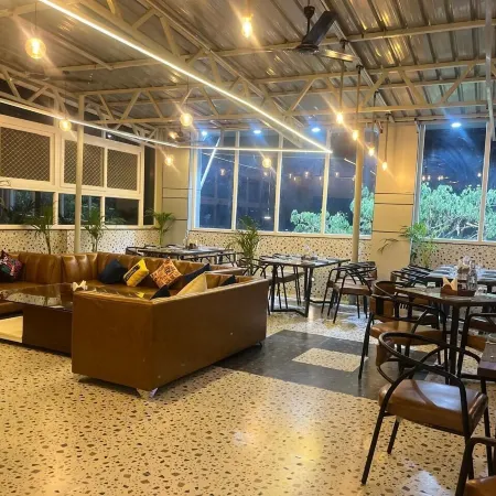 Hotel Aashiyana
