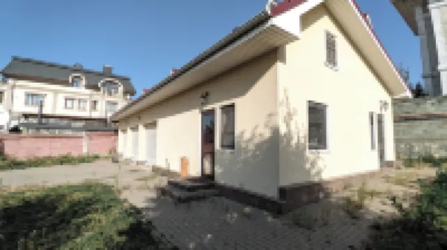 卡利·納迪羅娃別墅