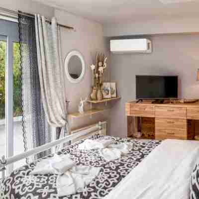 Placebo Apartment Rooms