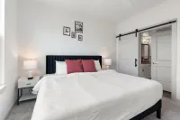 Large & Lively Apt - 3-Star