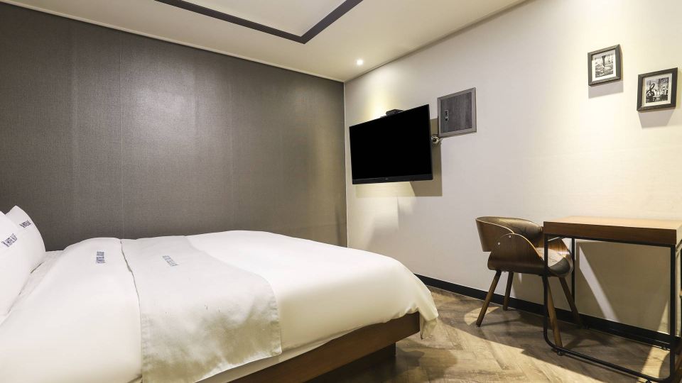 Blue Hotel