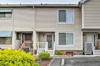 Canal-Front Escape w/ Dock: Walk to Maryland Beach - parcheggio