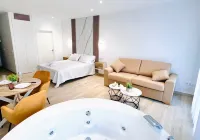 La Serrería-Premium Suite Apartments & Private Jacuzzi -  Casas de vacaciones