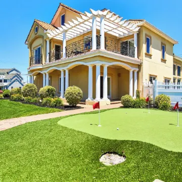 Luxury Mediterranean Mansion -Pool, Elevator, Roof Deck,3rd House From The Beach