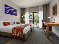 Mercure Kakadu Crocodile Hotel - parking