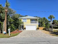 1ST STREET II BEACH HOUSE, UPDATED DOG FRIENDLY  FENCED IN YARD 1 BLOCK TO BEACH