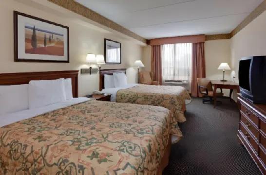 Staywell Inn & Suites Hotels near Blackfriars St