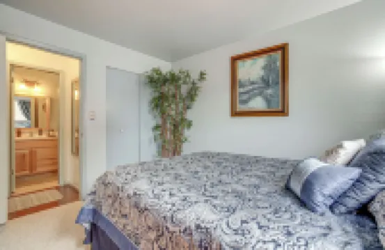 Near Red Rocks, Hiking & Skiing: Kittredge Condo!